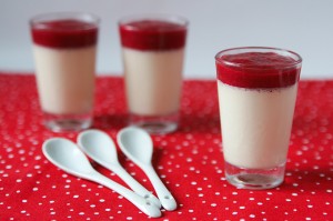 Pannacotta med rabarberpuré